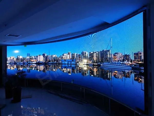 大屏幕拼接屏?xí)粫?huì)被大尺寸顯示屏取代？